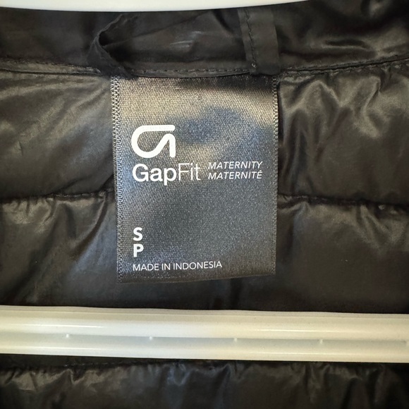 GapFit Maternity Vest - Picture 2 of 3